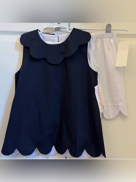 Shrimp & Grits Kids Other - NWT Shrimp & Grits navy and white scallop shorts set size 10